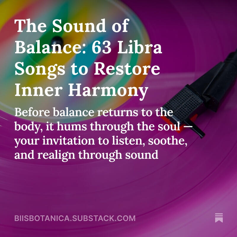 Gold Venusian Libra female Mask of a frozen harmonious smile